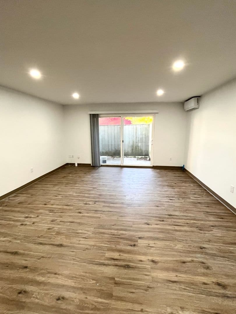 Ithaca Apartment: 87 Uptown Rd