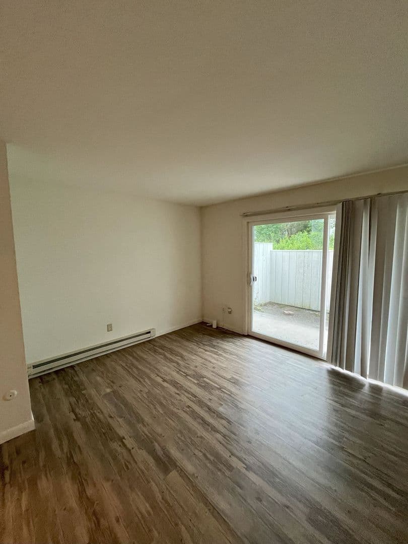 Ithaca Apartment: 87 Uptown Rd
