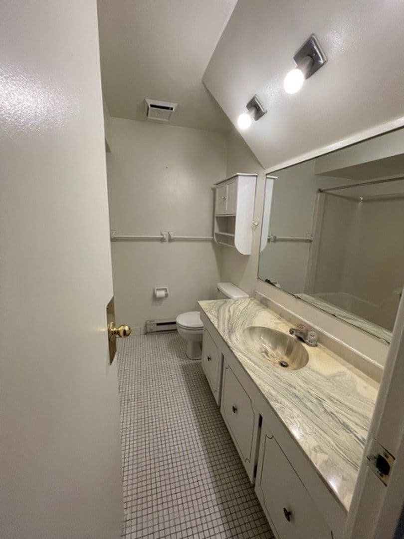 Ithaca Apartment: 87 Uptown Rd
