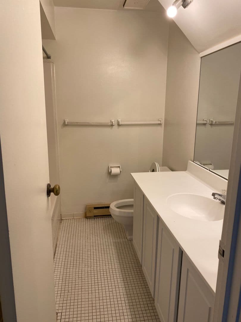 Ithaca Apartment: 87 Uptown Rd