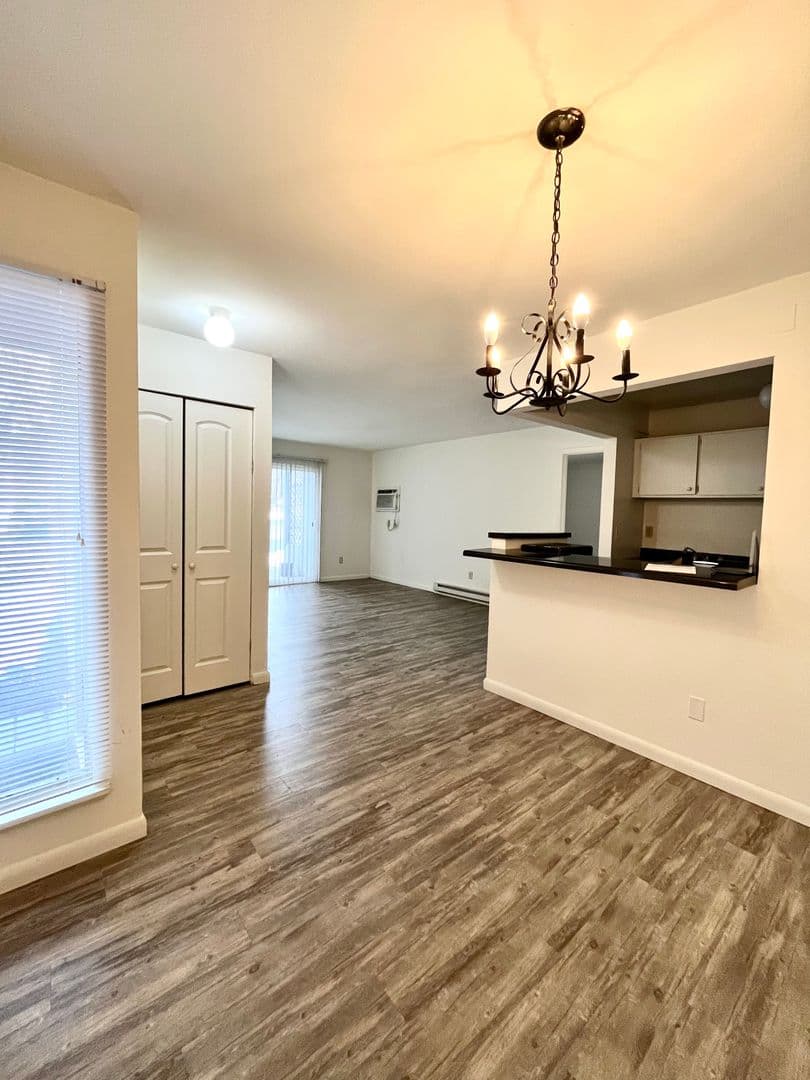 Ithaca Apartment: 87 Uptown Rd