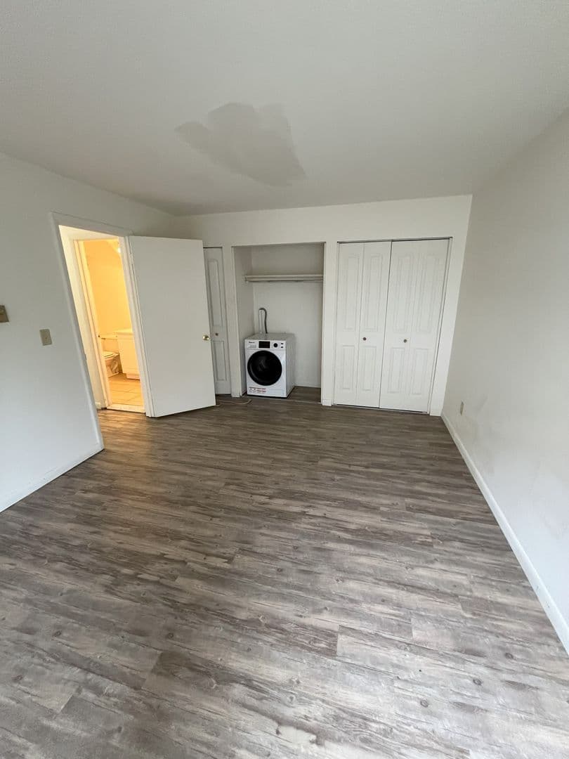 Ithaca Apartment: 87 Uptown Rd