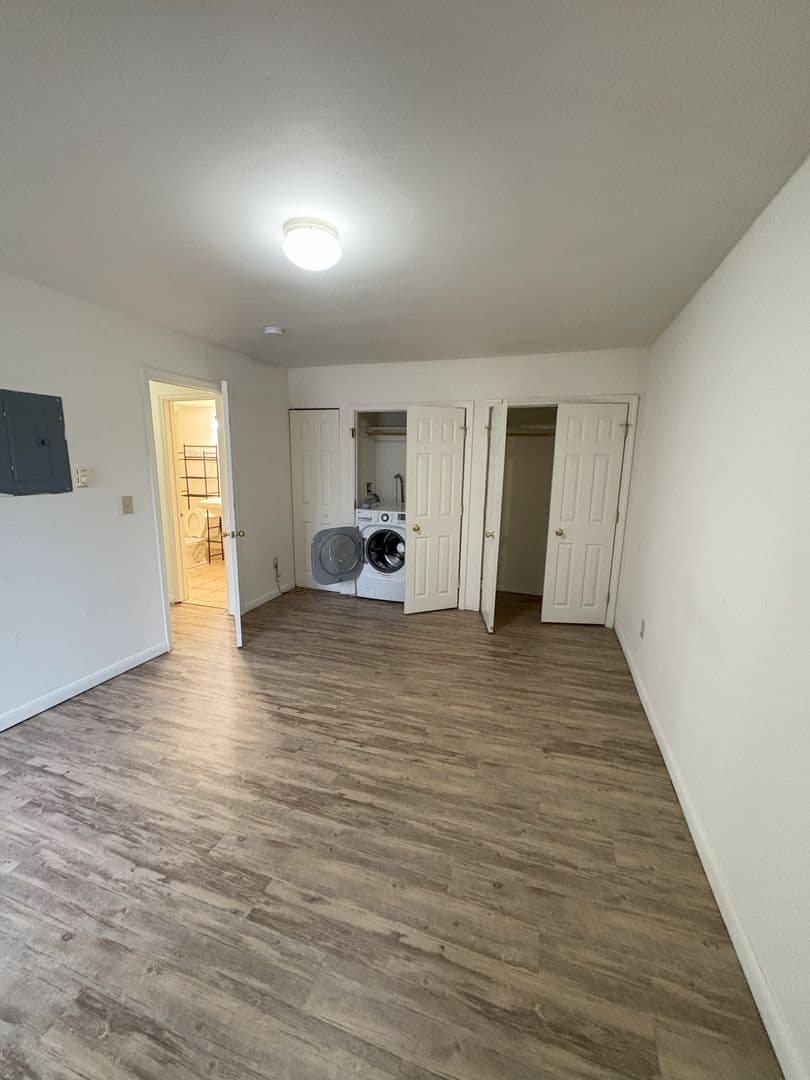 Ithaca Apartment: 87 Uptown Rd
