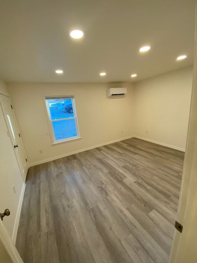 Ithaca Apartment: 87 Uptown Rd