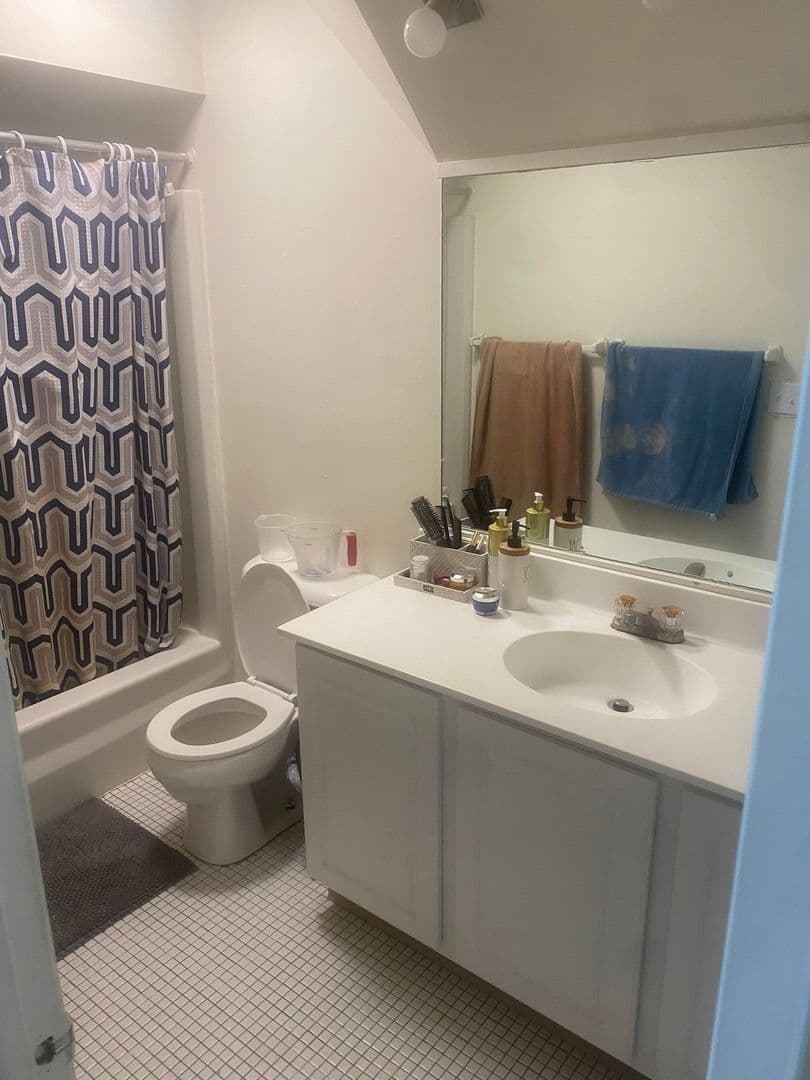 Ithaca Apartment: 87 Uptown Rd