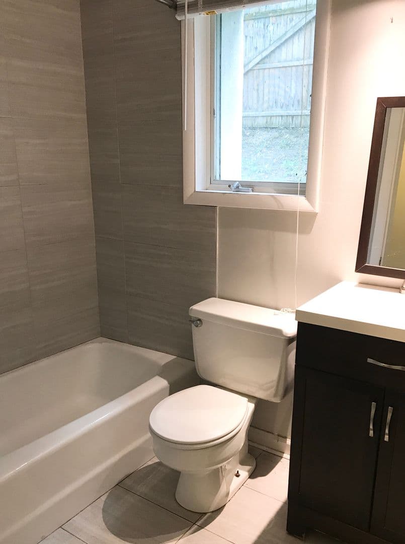 Ithaca Apartment: 702 Hudson St