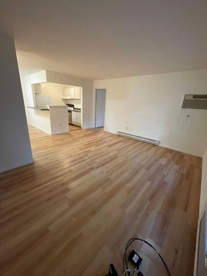 Ithaca Apartment: 87 Uptown Rd