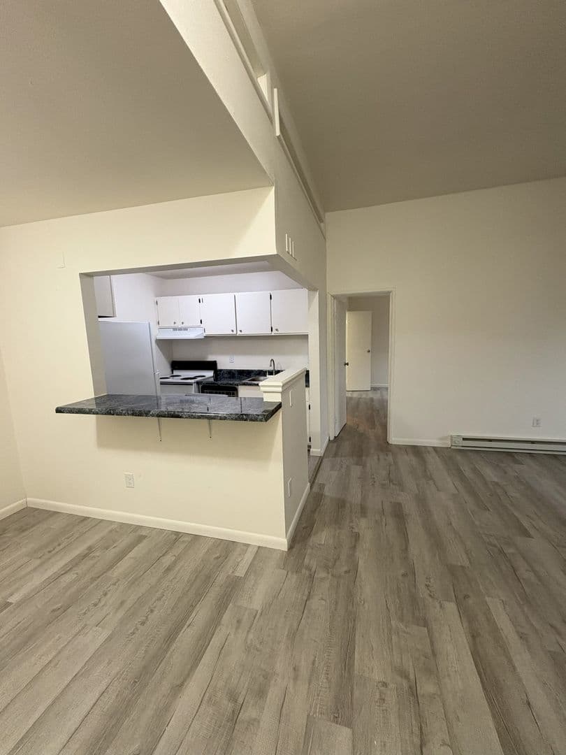 Ithaca Apartment: 87 Uptown Rd