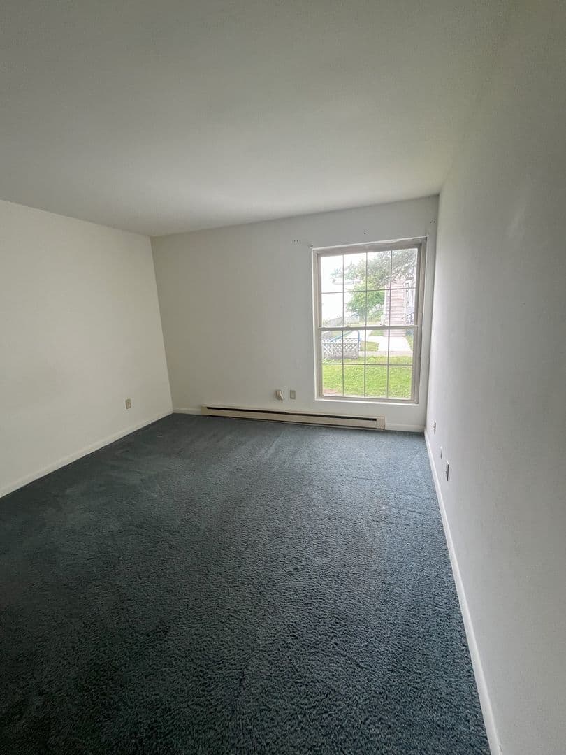 Ithaca Apartment: 87 Uptown Rd