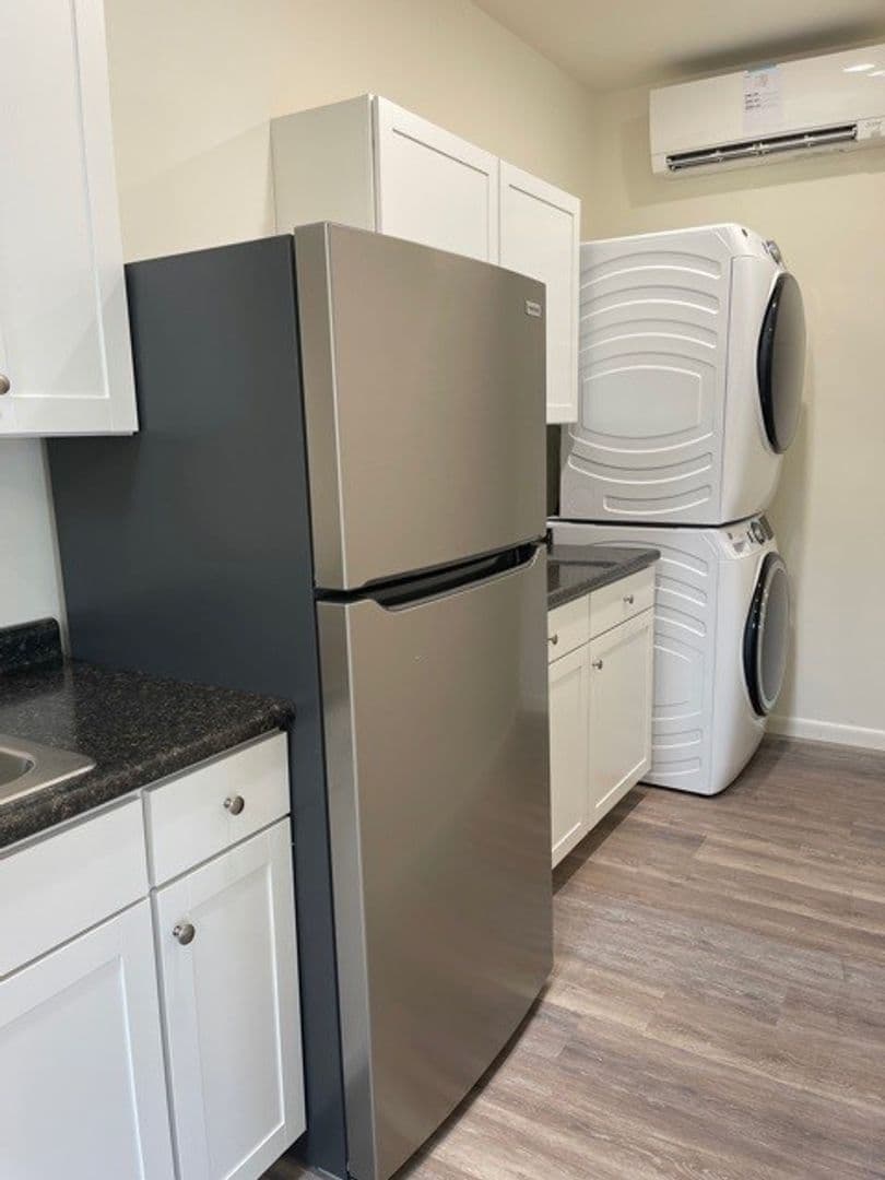 Ithaca Apartment: 87 Uptown Rd