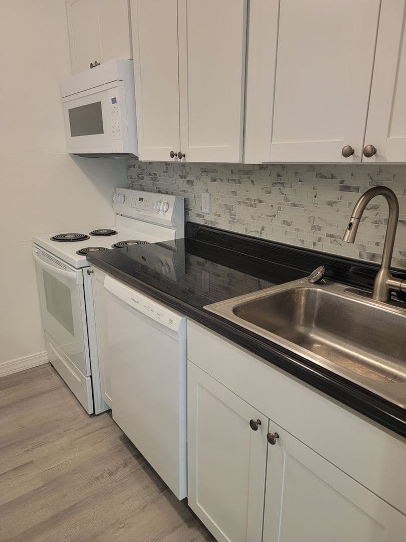Ithaca Apartment: 87 Uptown Rd