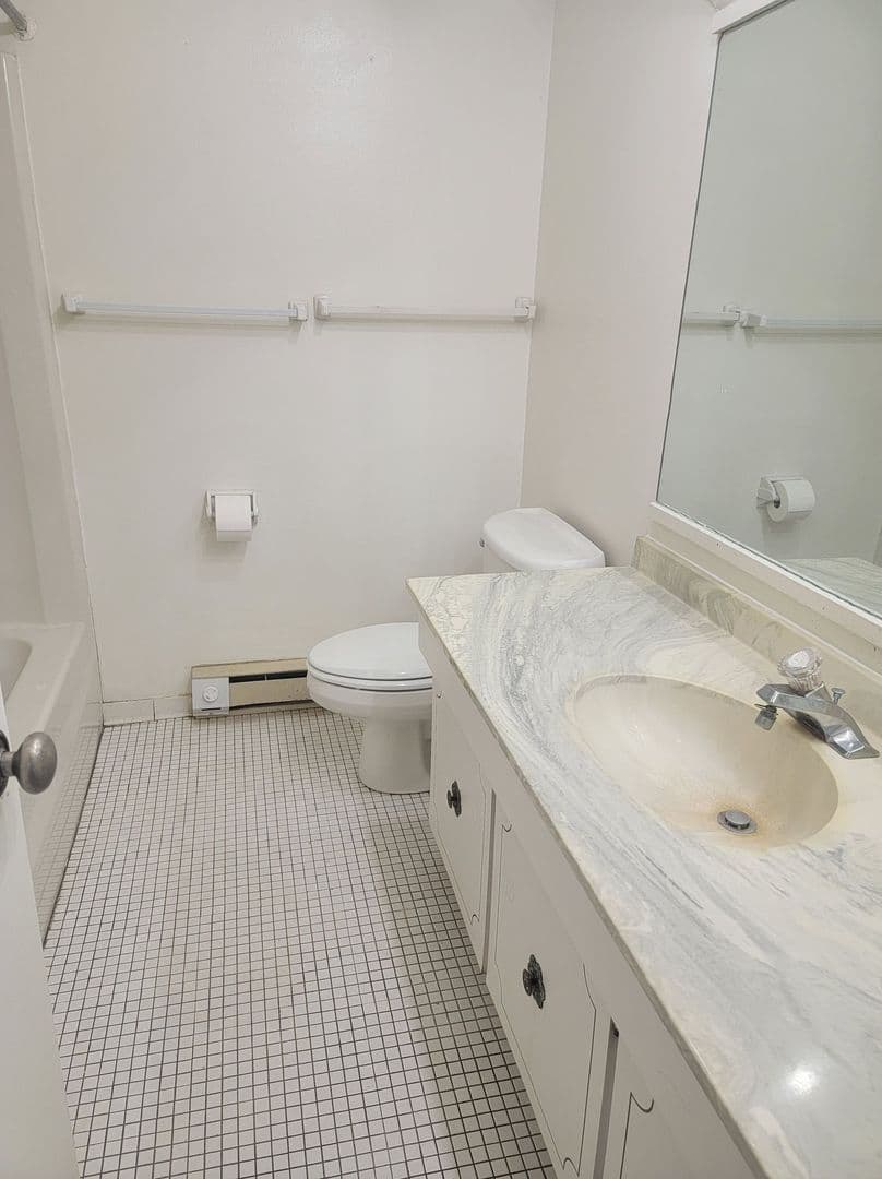 Ithaca Apartment: 87 Uptown Rd