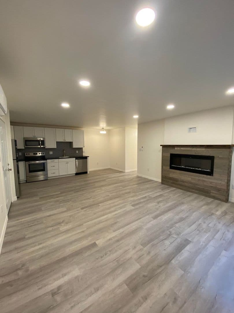 Ithaca Apartment: 87 Uptown Rd