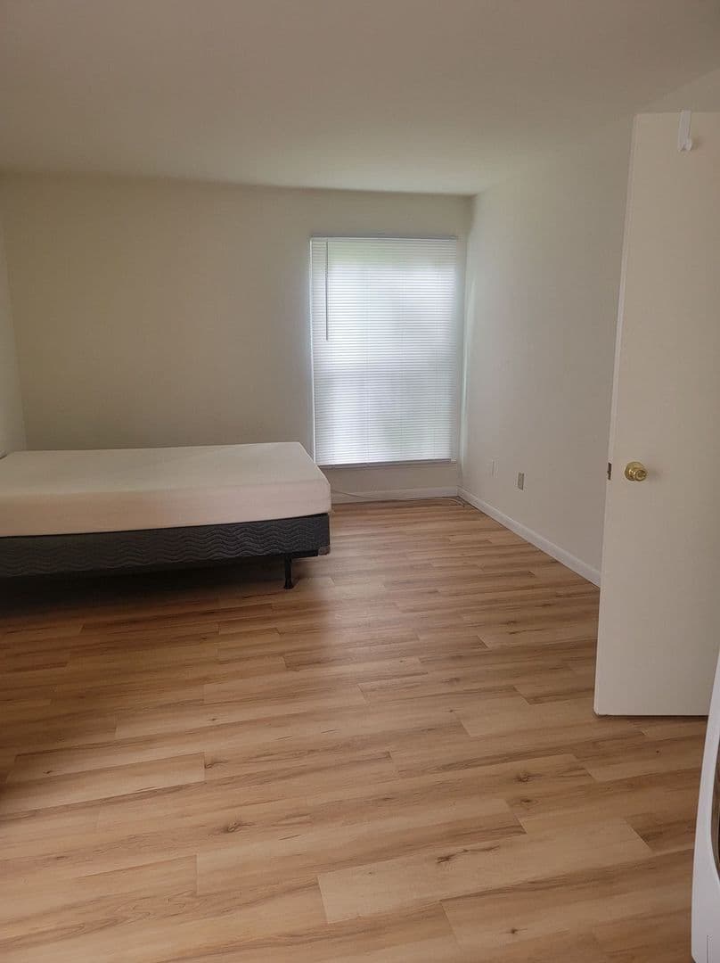 Ithaca Apartment: 87 Uptown Rd