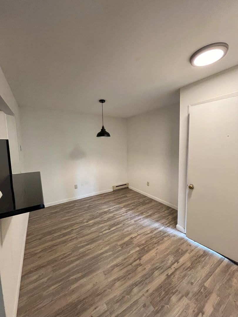 Ithaca Apartment: 87 Uptown Rd