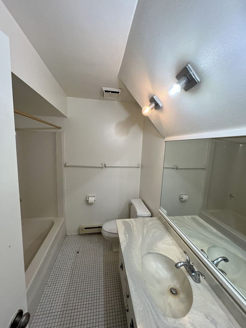 Ithaca Apartment: 87 Uptown Rd