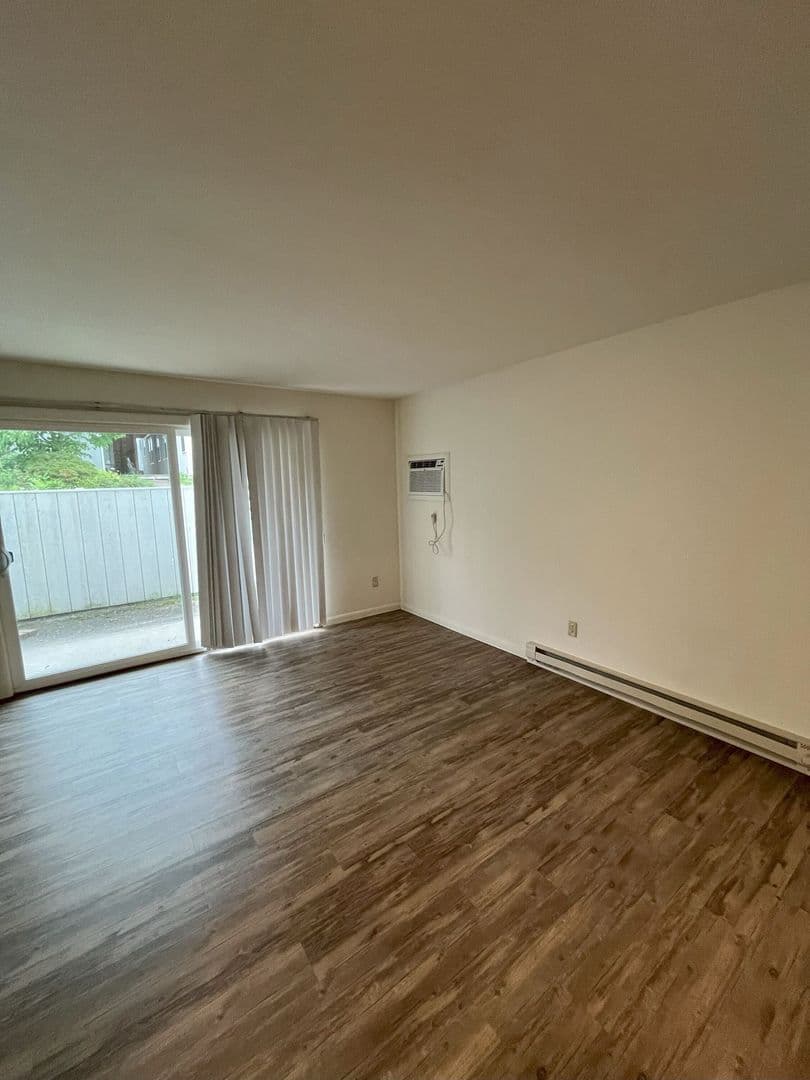 Ithaca Apartment: 87 Uptown Rd