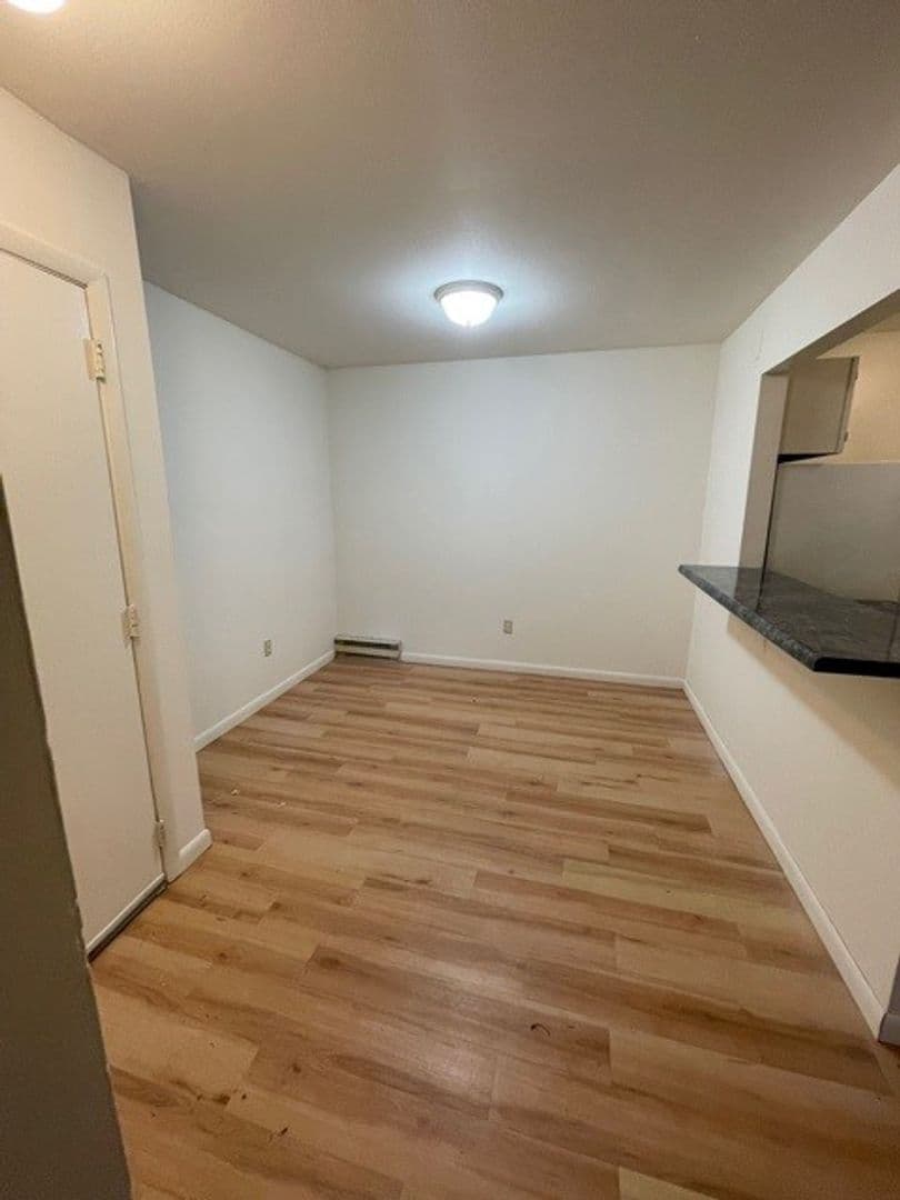 Ithaca Apartment: 87 Uptown Rd