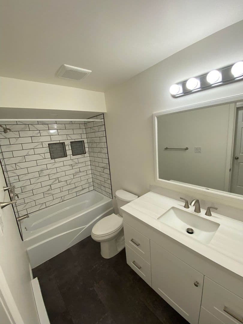 Ithaca Apartment: 87 Uptown Rd