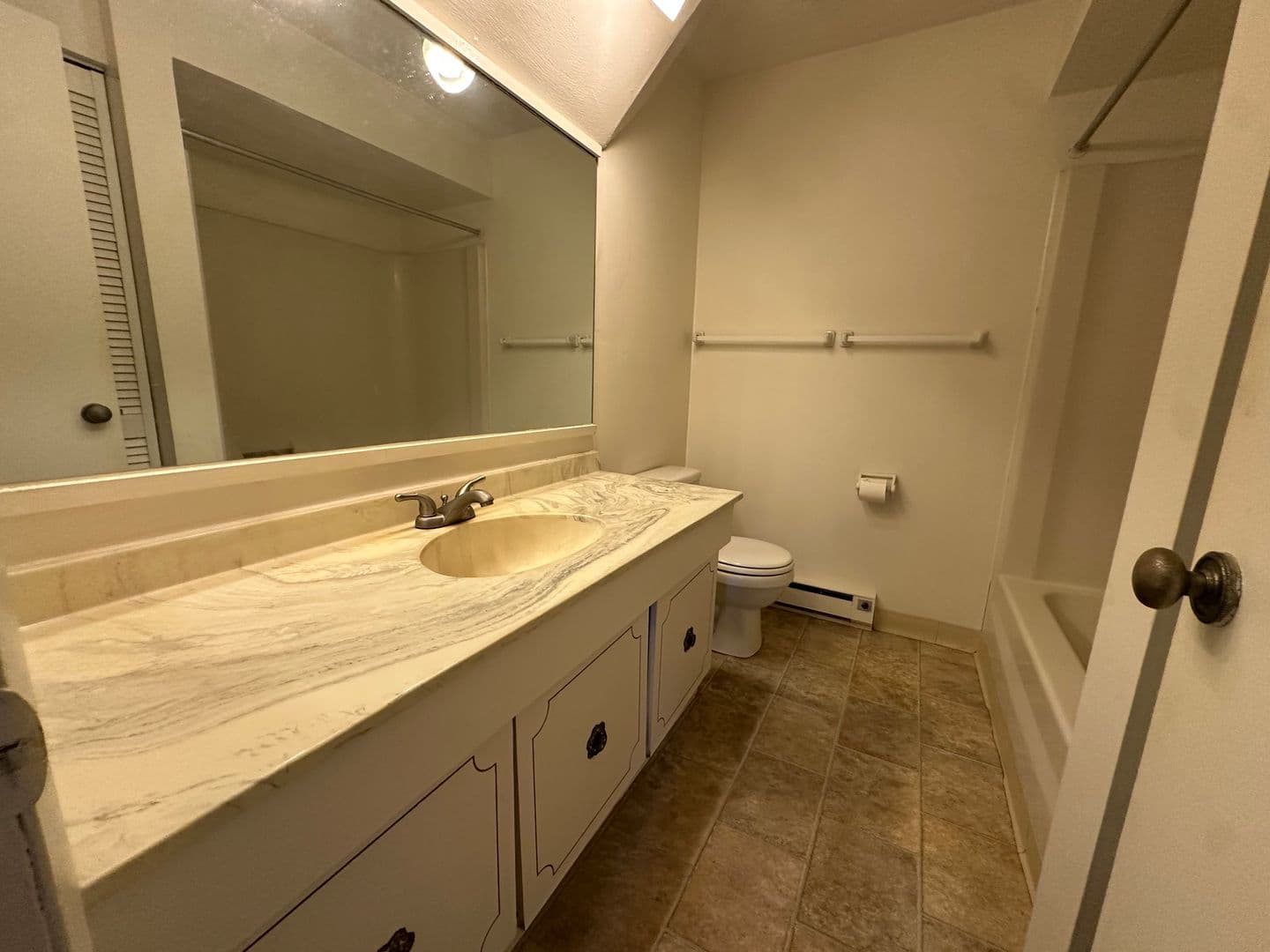 Ithaca Apartment: 87 Uptown Rd