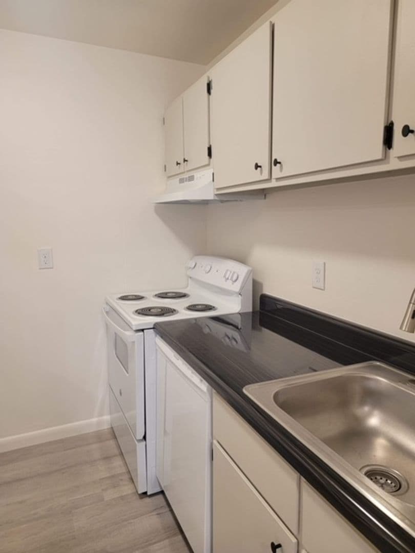 Ithaca Apartment: 87 Uptown Rd