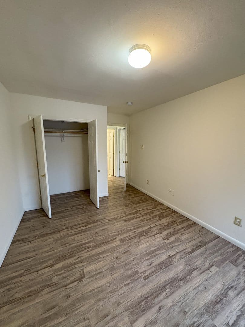 Ithaca Apartment: 87 Uptown Rd