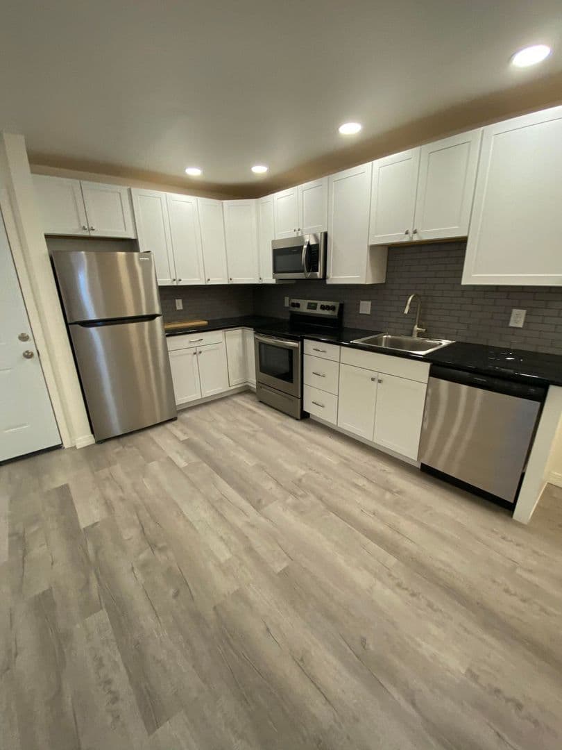 Ithaca Apartment: 87 Uptown Rd