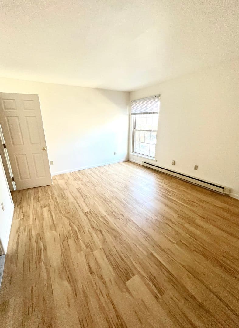 Ithaca Apartment: 87 Uptown Rd