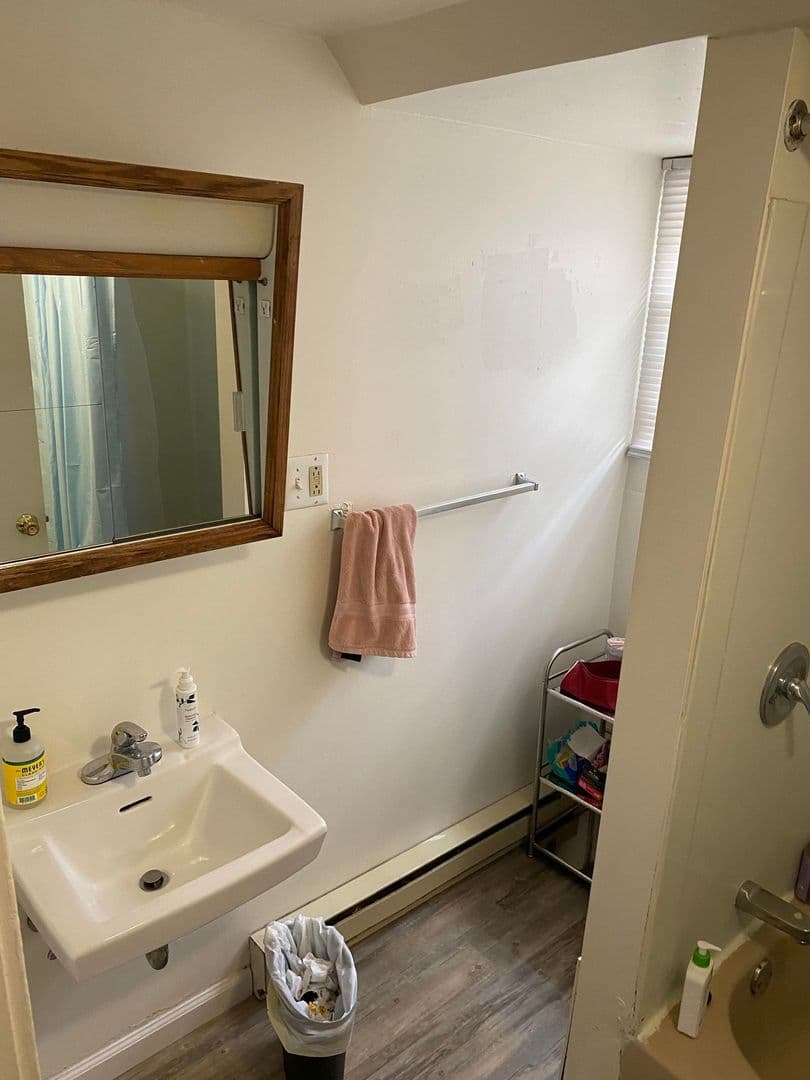 Ithaca Apartment: 87 Uptown Rd