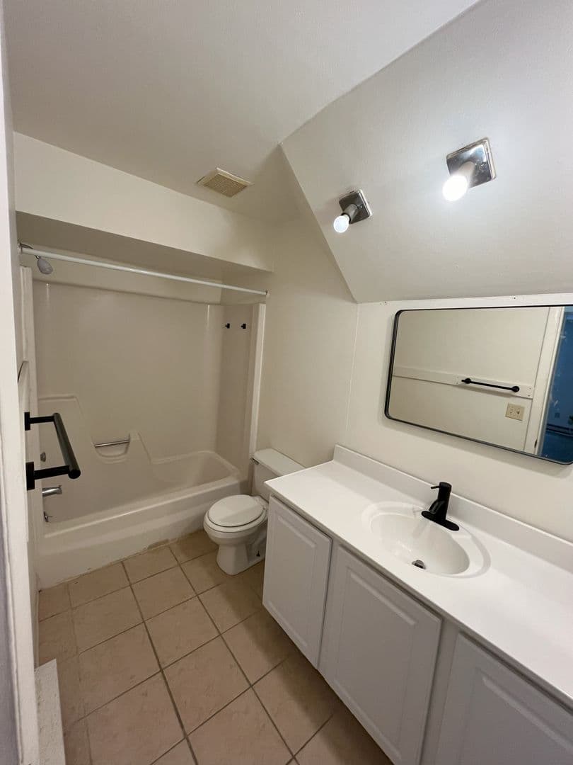 Ithaca Apartment: 87 Uptown Rd