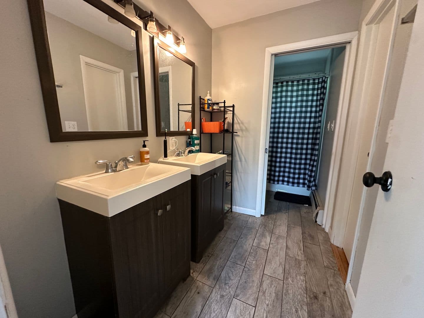 Ithaca Apartment: 702 Hudson St