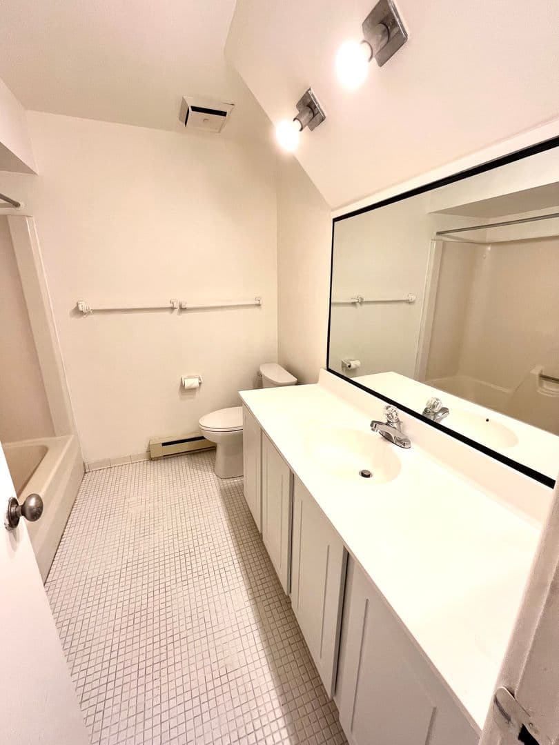 Ithaca Apartment: 87 Uptown Rd