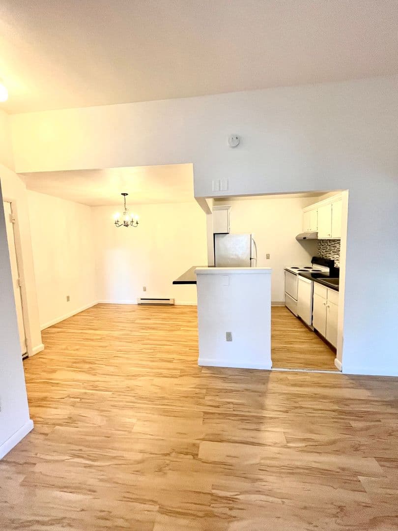 Ithaca Apartment: 87 Uptown Rd