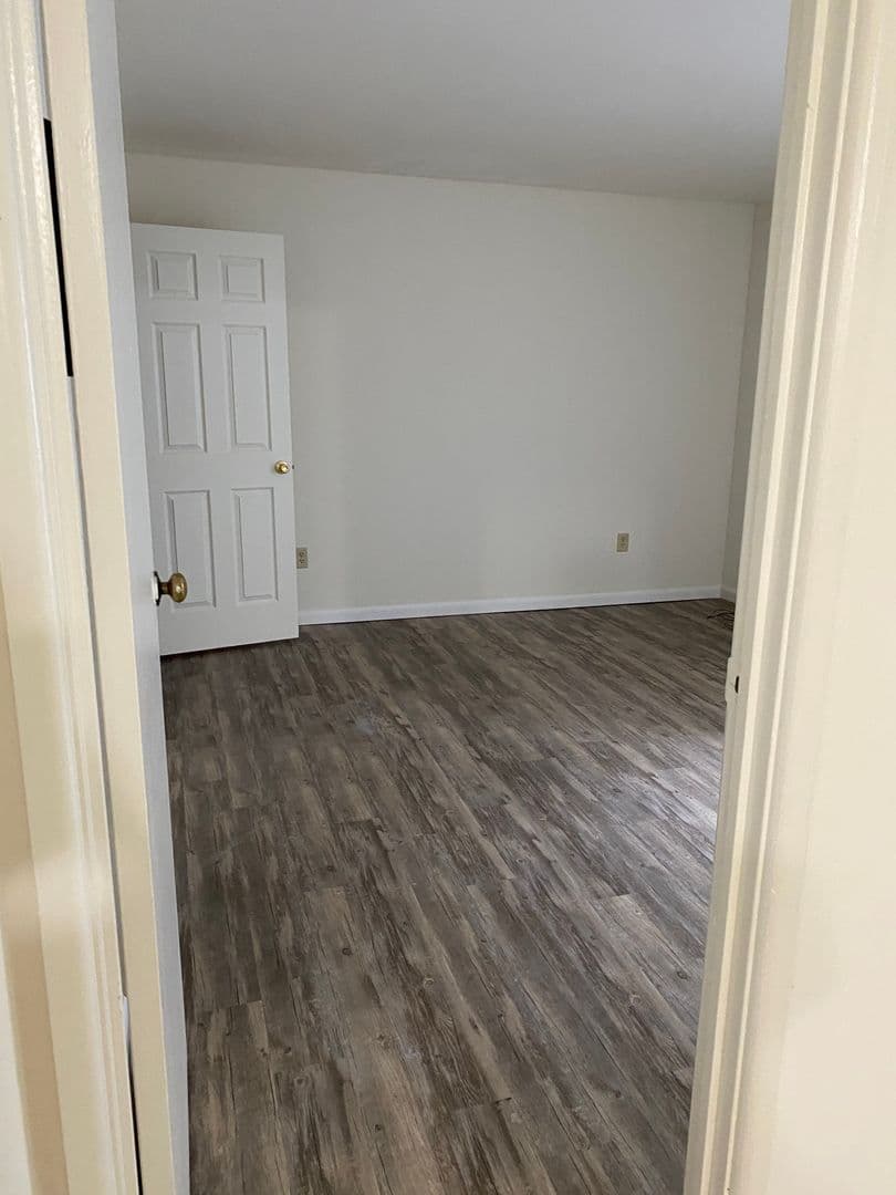 Ithaca Apartment: 87 Uptown Rd