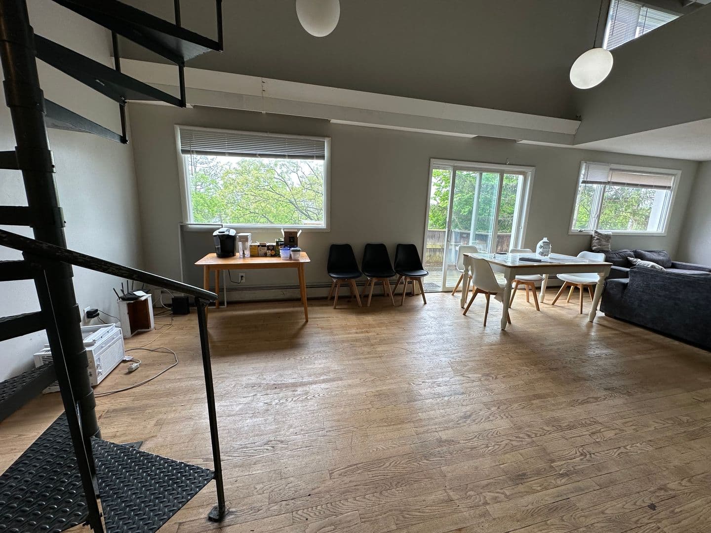 Ithaca Apartment: 702 Hudson St