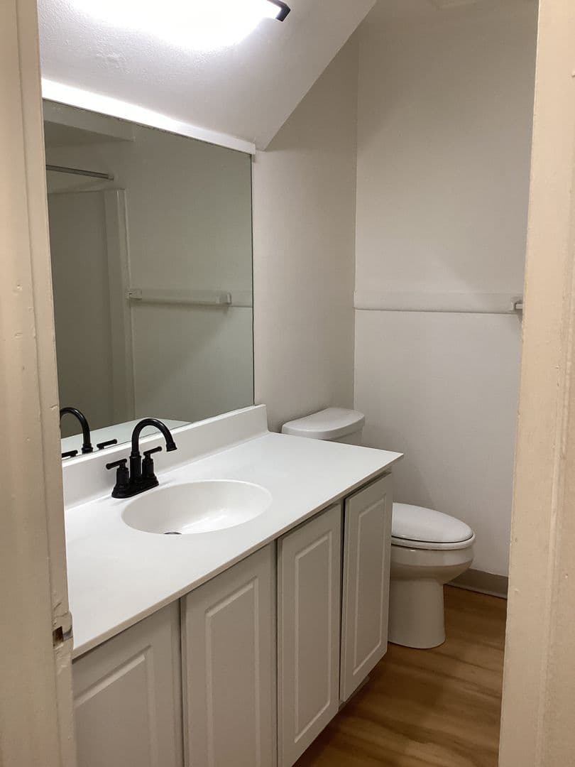 Ithaca Apartment: 87 Uptown Rd