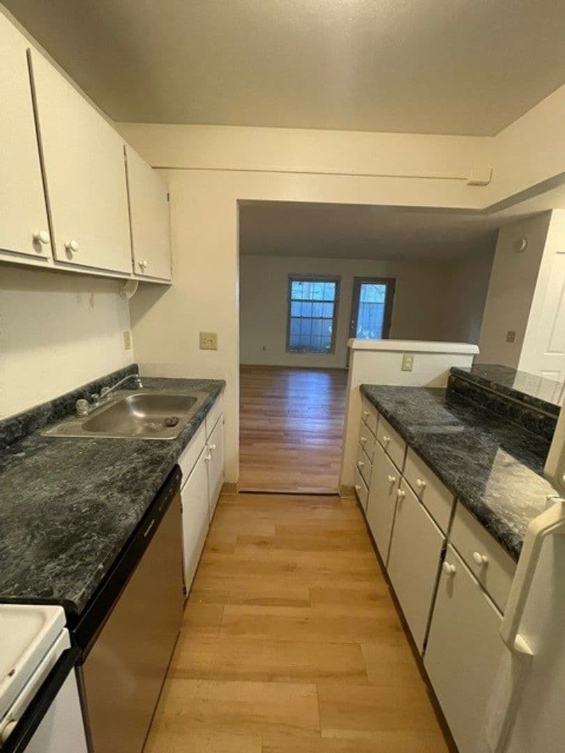 Ithaca Apartment: 87 Uptown Rd