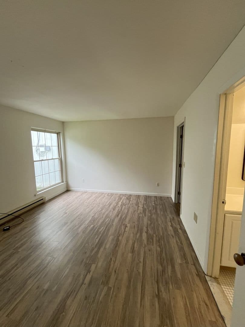 Ithaca Apartment: 87 Uptown Rd