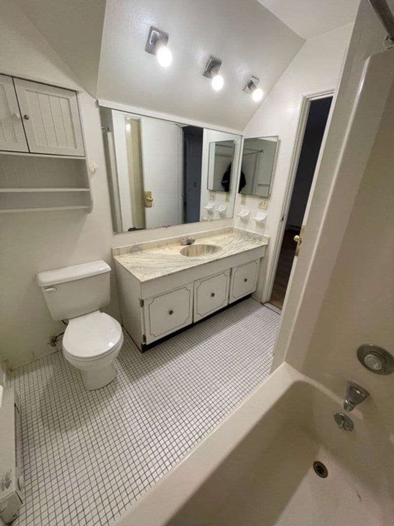 Ithaca Apartment: 87 Uptown Rd