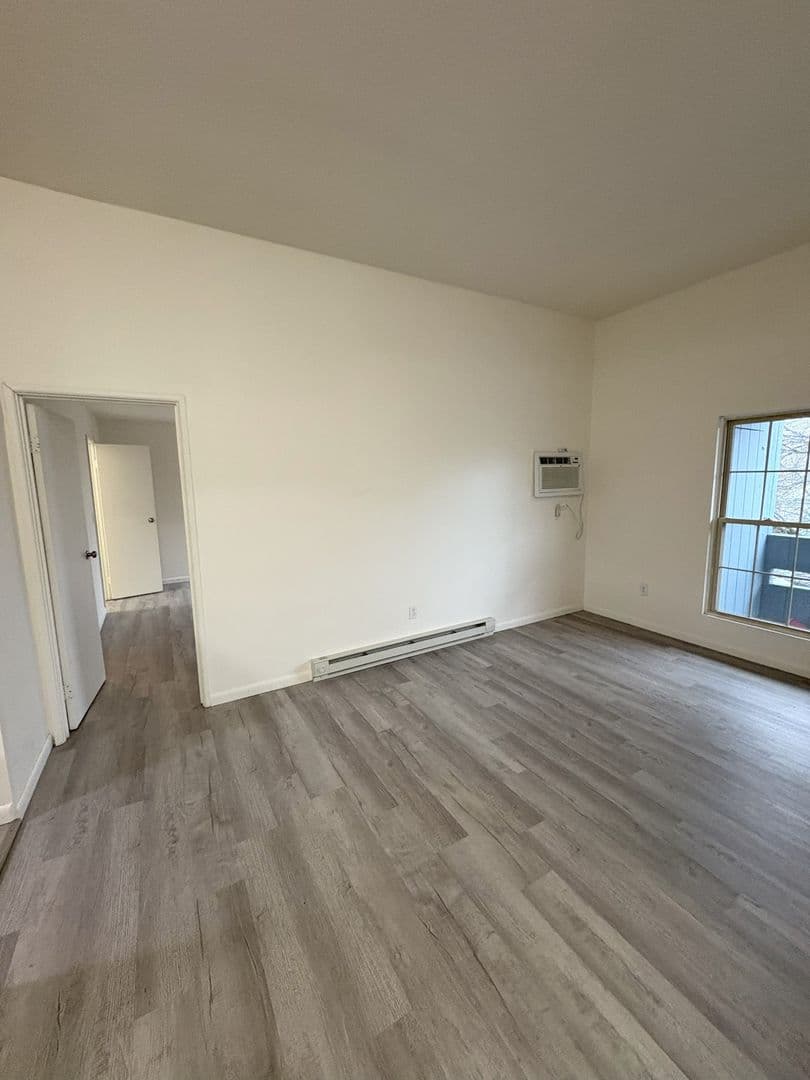 Ithaca Apartment: 87 Uptown Rd