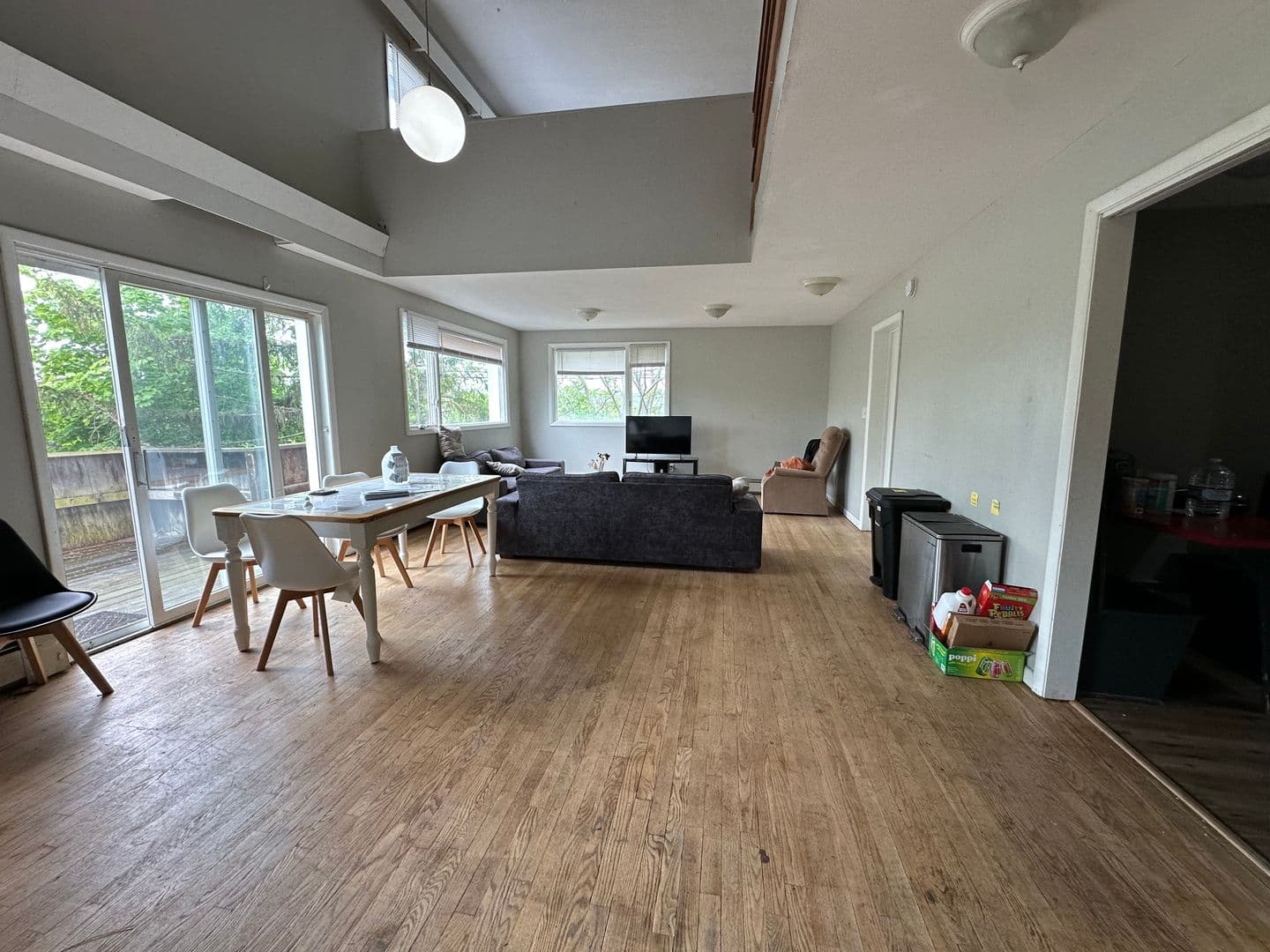 Ithaca Apartment: 702 Hudson St