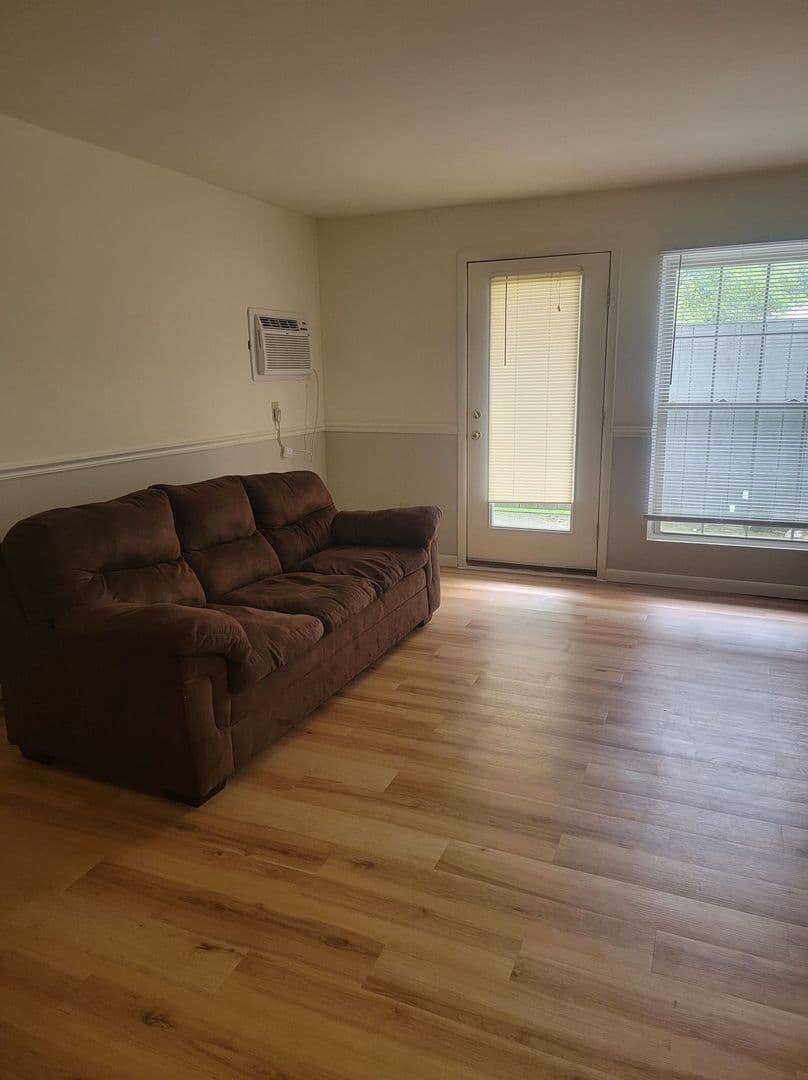 Ithaca Apartment: 87 Uptown Rd