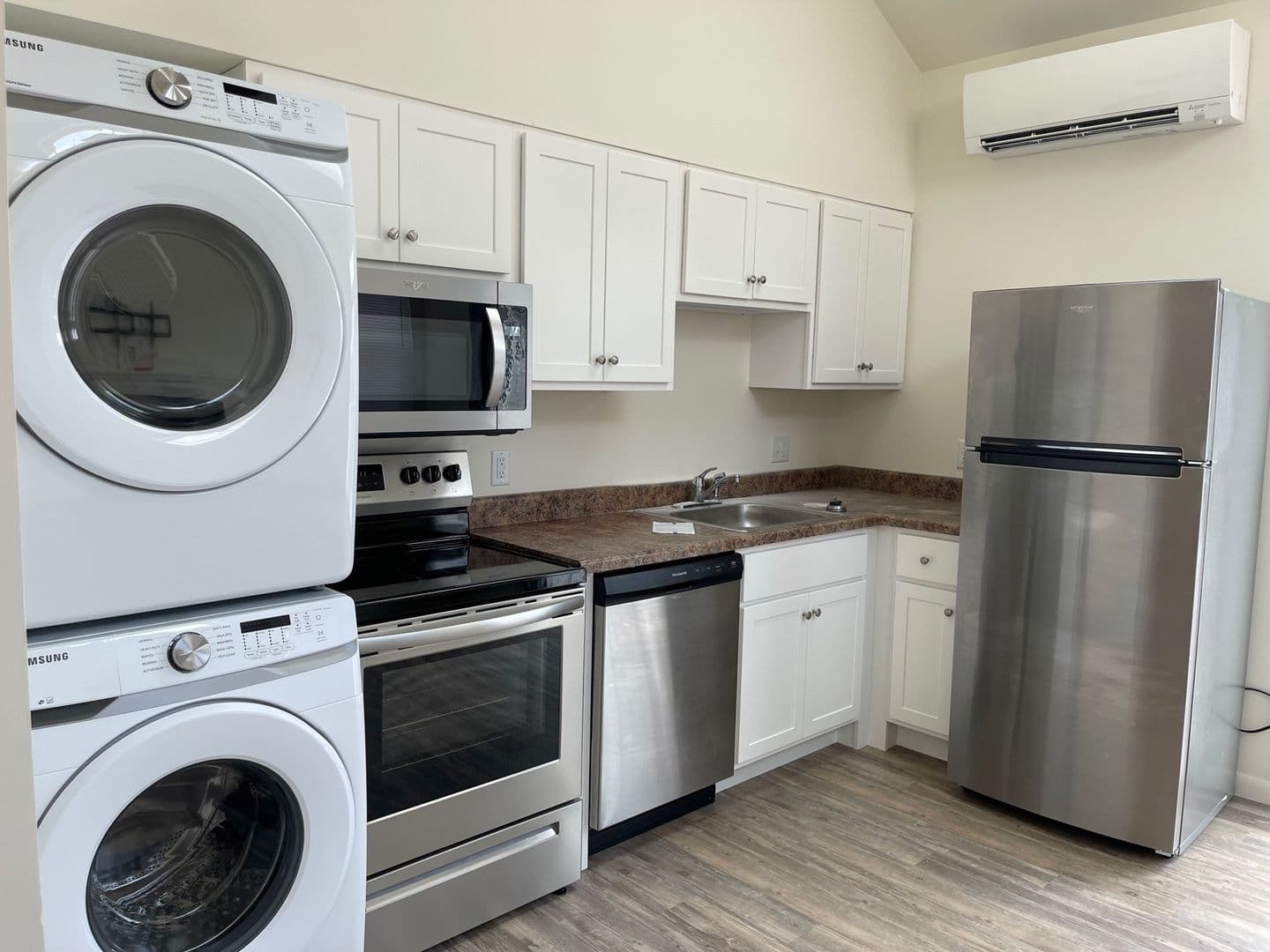 Ithaca Apartment: 87 Uptown Rd