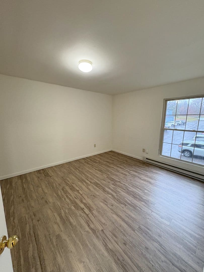 Ithaca Apartment: 87 Uptown Rd