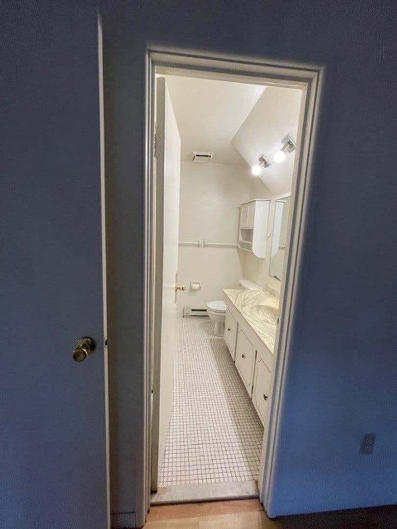 Ithaca Apartment: 87 Uptown Rd