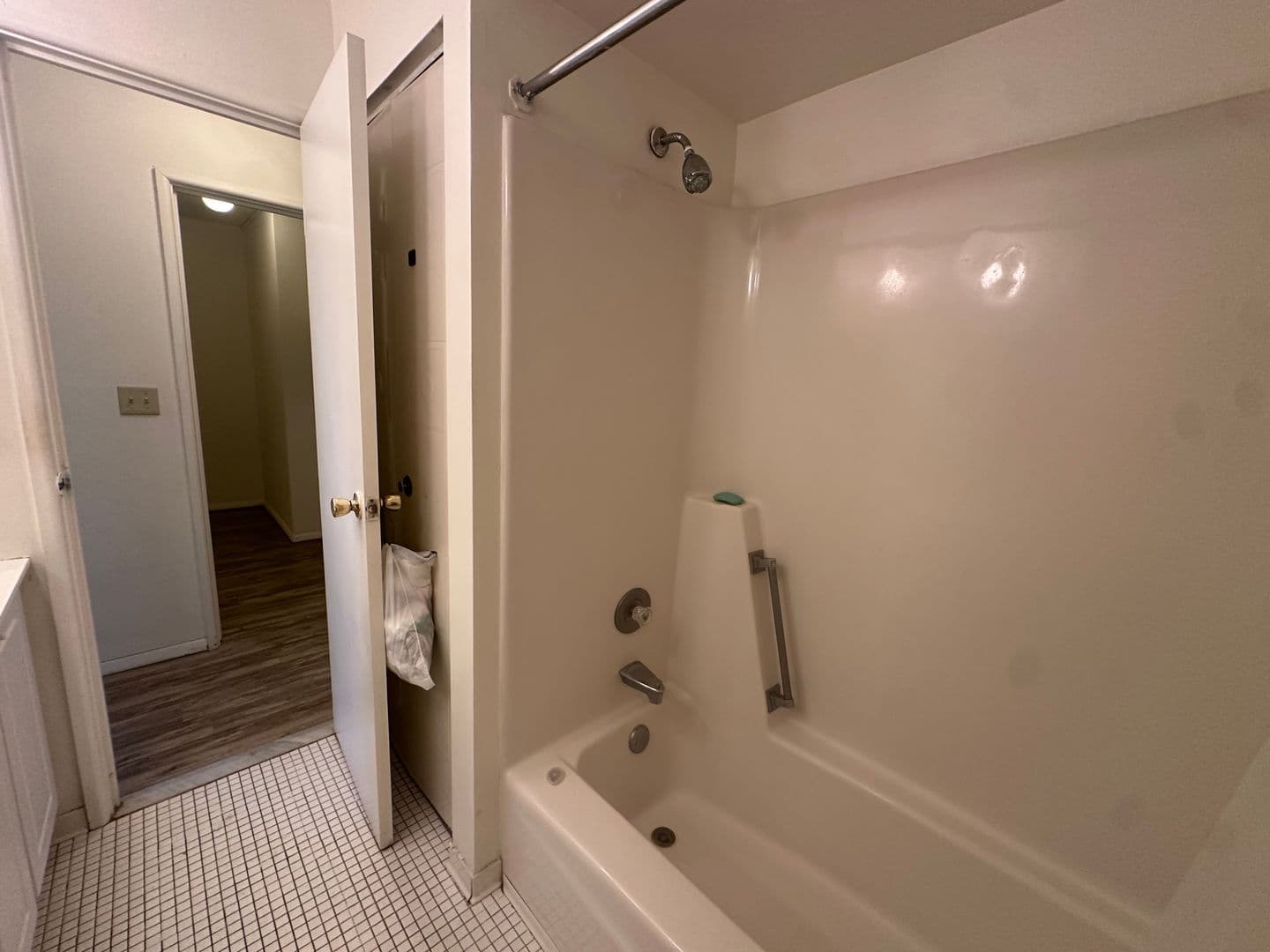 Ithaca Apartment: 87 Uptown Rd