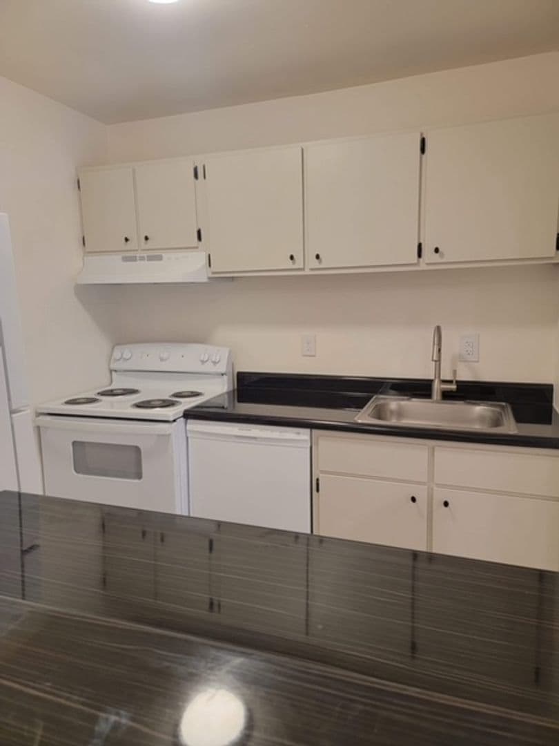 Ithaca Apartment: 87 Uptown Rd