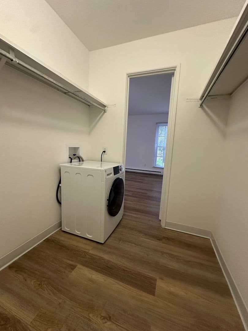 Ithaca Apartment: 87 Uptown Rd