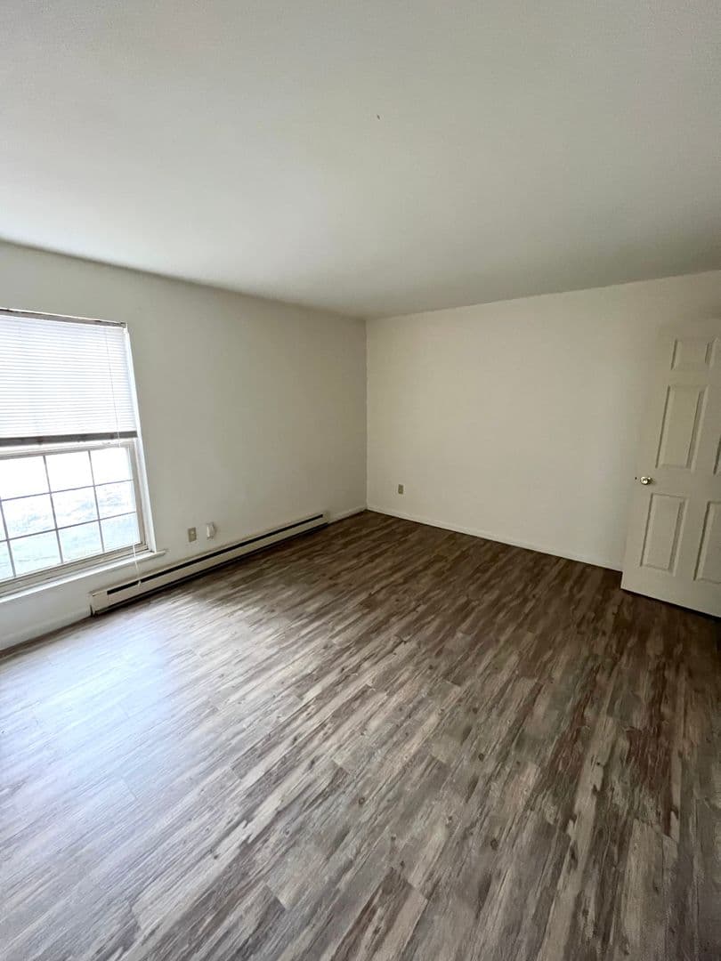 Ithaca Apartment: 87 Uptown Rd