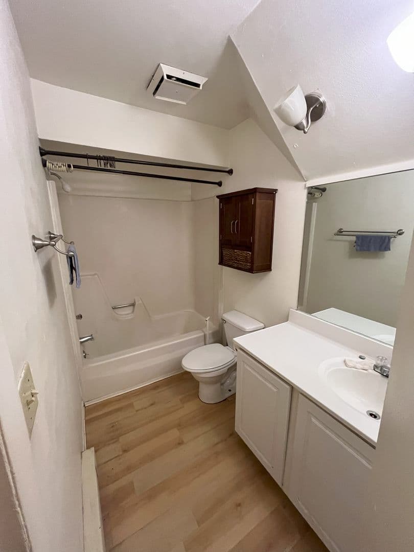 Ithaca Apartment: 87 Uptown Rd